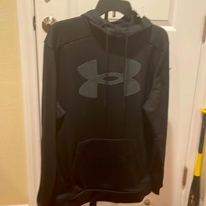 NWT Mens Under Armour Black Hoodie with Dark Grey UA Logo Size Medium